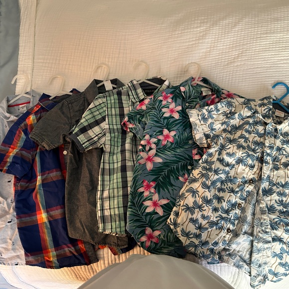 Assorted BOYS Short Sleeve Shirts size 5-7 - Picture 1 of 9